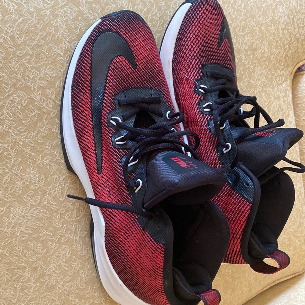 Air Max Infuriate mid basketball shoes